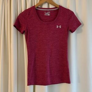 Under Armour top
